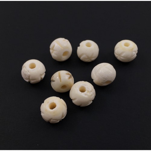 Design white/beige round bone beads